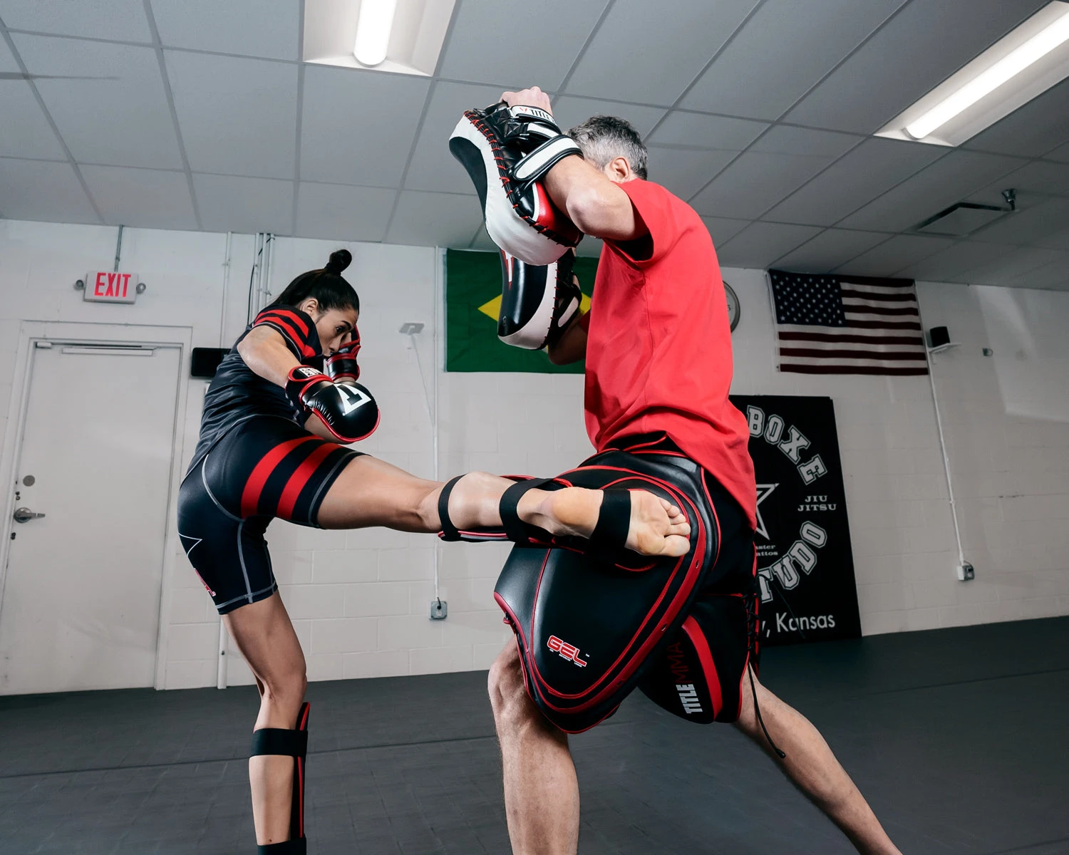 TITLE MMA Gel Thai Style Thigh Pads 2.0 6 TITLE MMA Gel Thai Style Thigh Pads 2.0 - Image 6