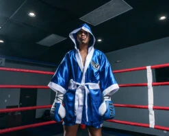 TITLE Boxing Pro Fingertip Robe 2.0 32 TITLE Boxing Pro Fingertip Robe 2.0 -ADIDAS || Nike Sales TSRF2BLWH 1